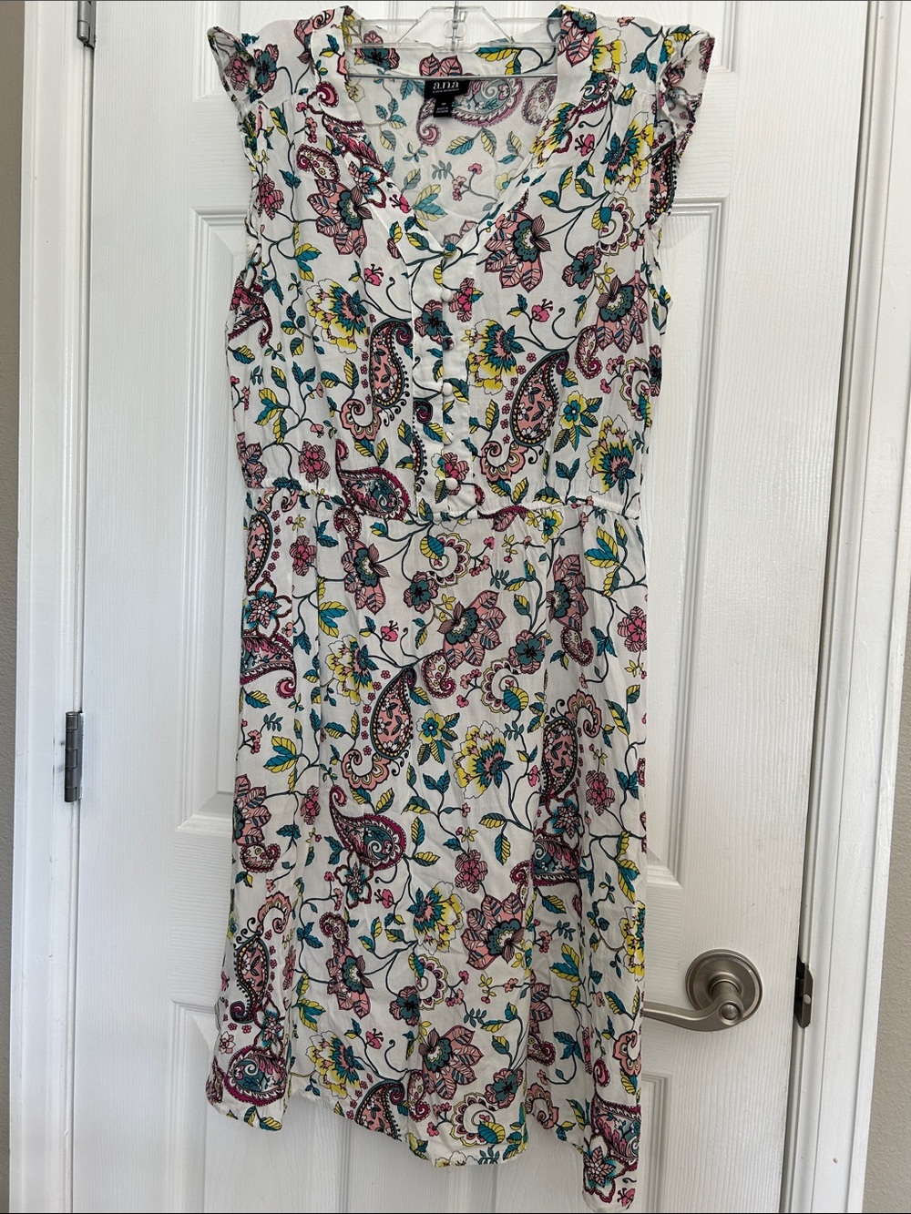 a.n.a Summer dress 100% Rayon lightweight v- neck bottoms down to waist